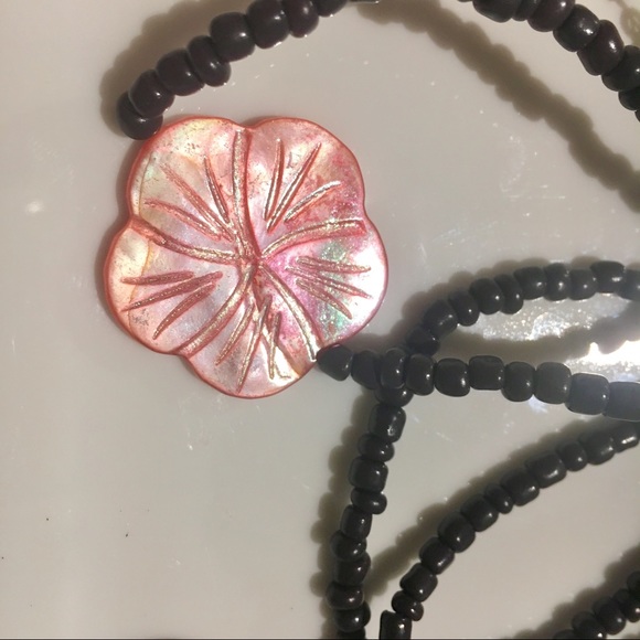 Natural-shell necklace - Picture 2 of 2